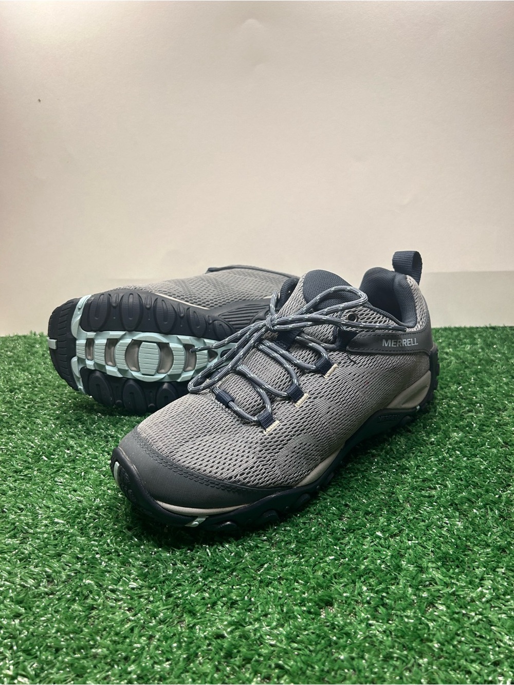 Merrell Women’s 8.5 Gray Trail Sneakers